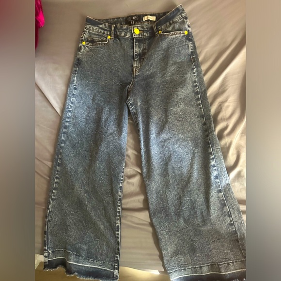 LOGO by Lori Goldstein Denim - SMILEY WORLD LOGO JEANS WIDE LEG
